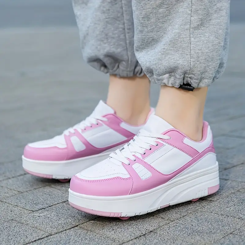 "Casual rollersportschoenen met afneembare wielen in een stijlvol ontwerp, ideaal voor avontuurlijk buitensporten."