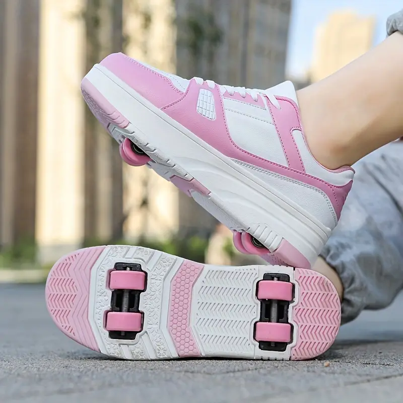 "Casual rollersportschoenen met afneembare wielen in een stijlvol ontwerp, ideaal voor avontuurlijk buitensporten."