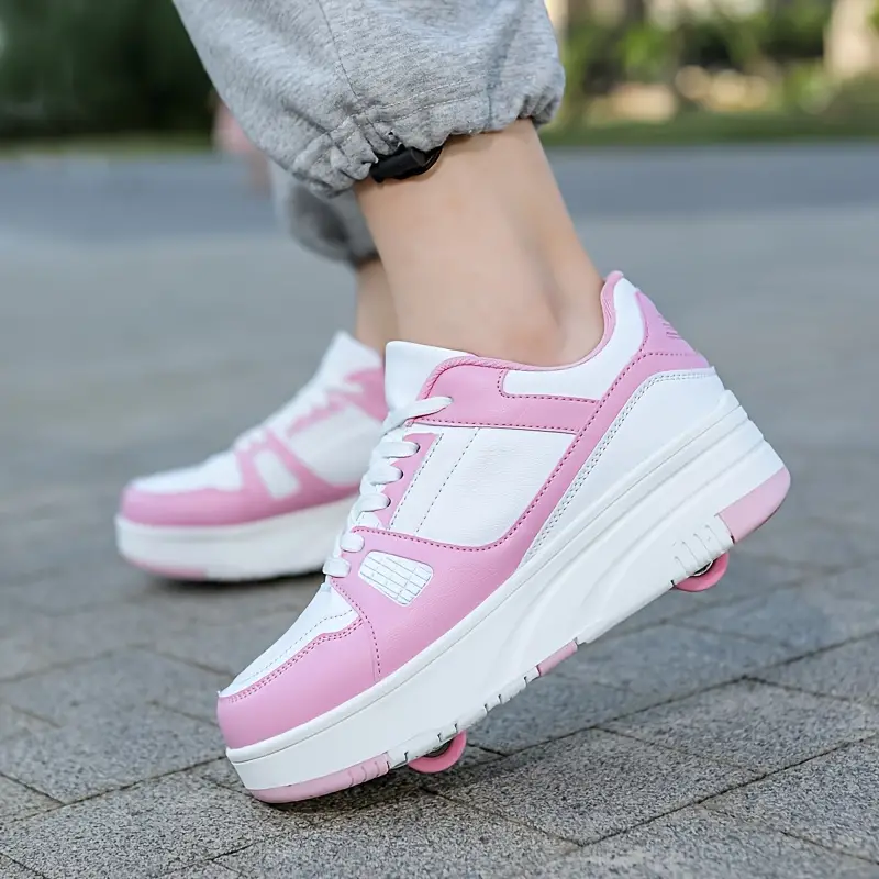"Casual rollersportschoenen met afneembare wielen in een stijlvol ontwerp, ideaal voor avontuurlijk buitensporten."
