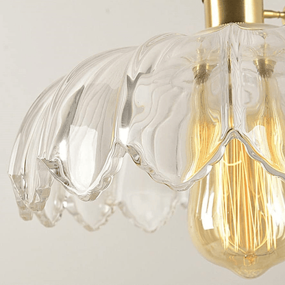 Charmante vintage bloemen hanglamp met kleurrijke geëmailleerde bloemen, ideaal voor sfeervolle woonkamers en eetkamers.