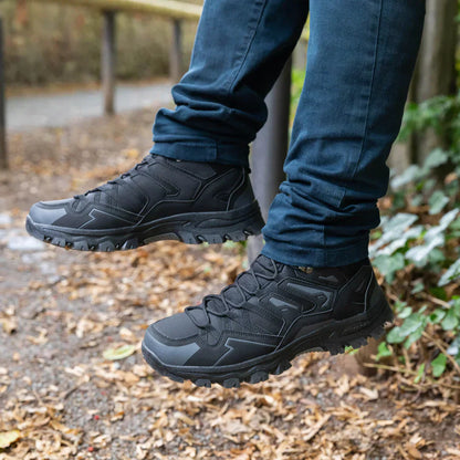 "Comfortabele en duurzame wandelschoenen voor dames, lichtbruin met een robuuste uitstraling, ideaal voor avontuurlijke tocht