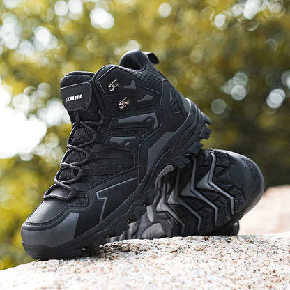 "Comfortabele en duurzame wandelschoenen voor dames, lichtbruin met een robuuste uitstraling, ideaal voor avontuurlijke tocht