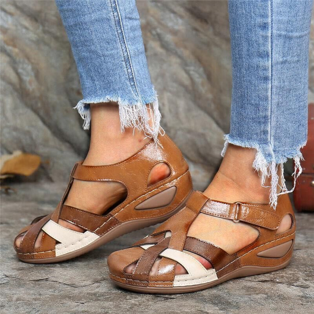 Comfortabele open dames sandalen in bourgondisch rood, licht ontwerp, ideaal voor zomer, ademend textiel, veelzijdig gebruik.