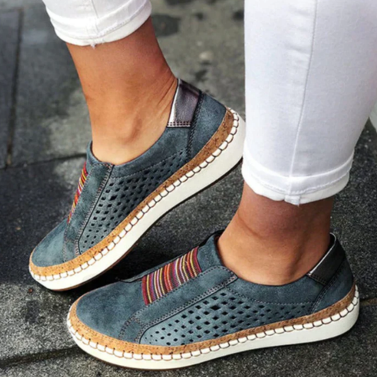 Comfortabele orthopedische damesschoenen, instapmodel met schokabsorberende zool, ergonomisch en elegant ontwerp.