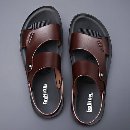 "Comfortabele zandkleurige herensandalen met antislip zool, luchtig design perfect voor zomeravonturen."