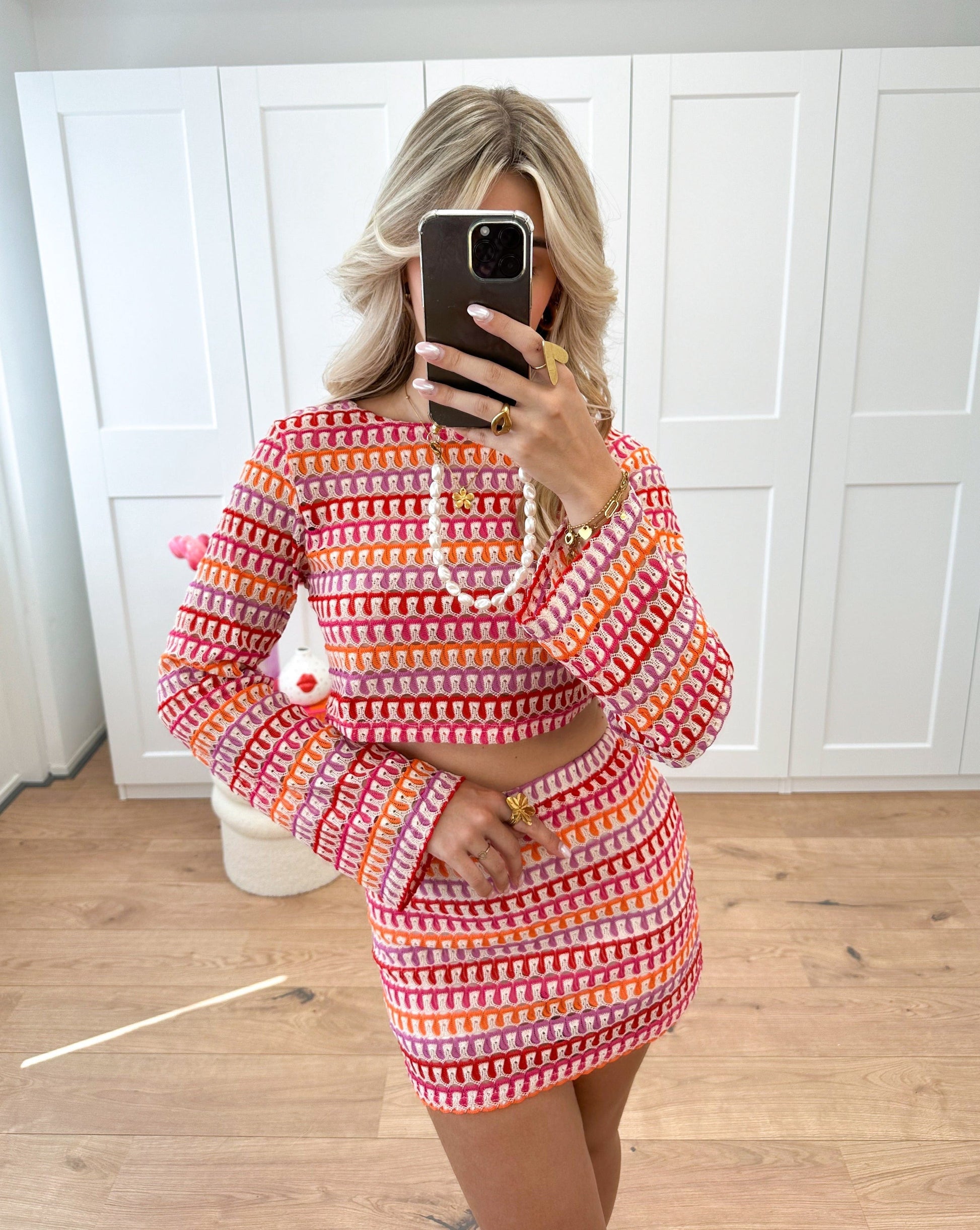 "Crochet zomerset dameskleding, luchtige stralende zomerlook met stijlvolle en comfortabele pasvorm voor warme dagen"