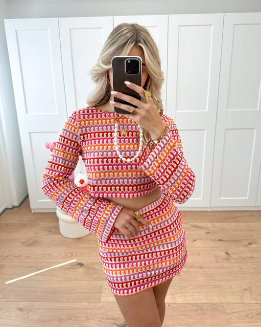 "Crochet zomerset dameskleding, luchtige stralende zomerlook met stijlvolle en comfortabele pasvorm voor warme dagen"