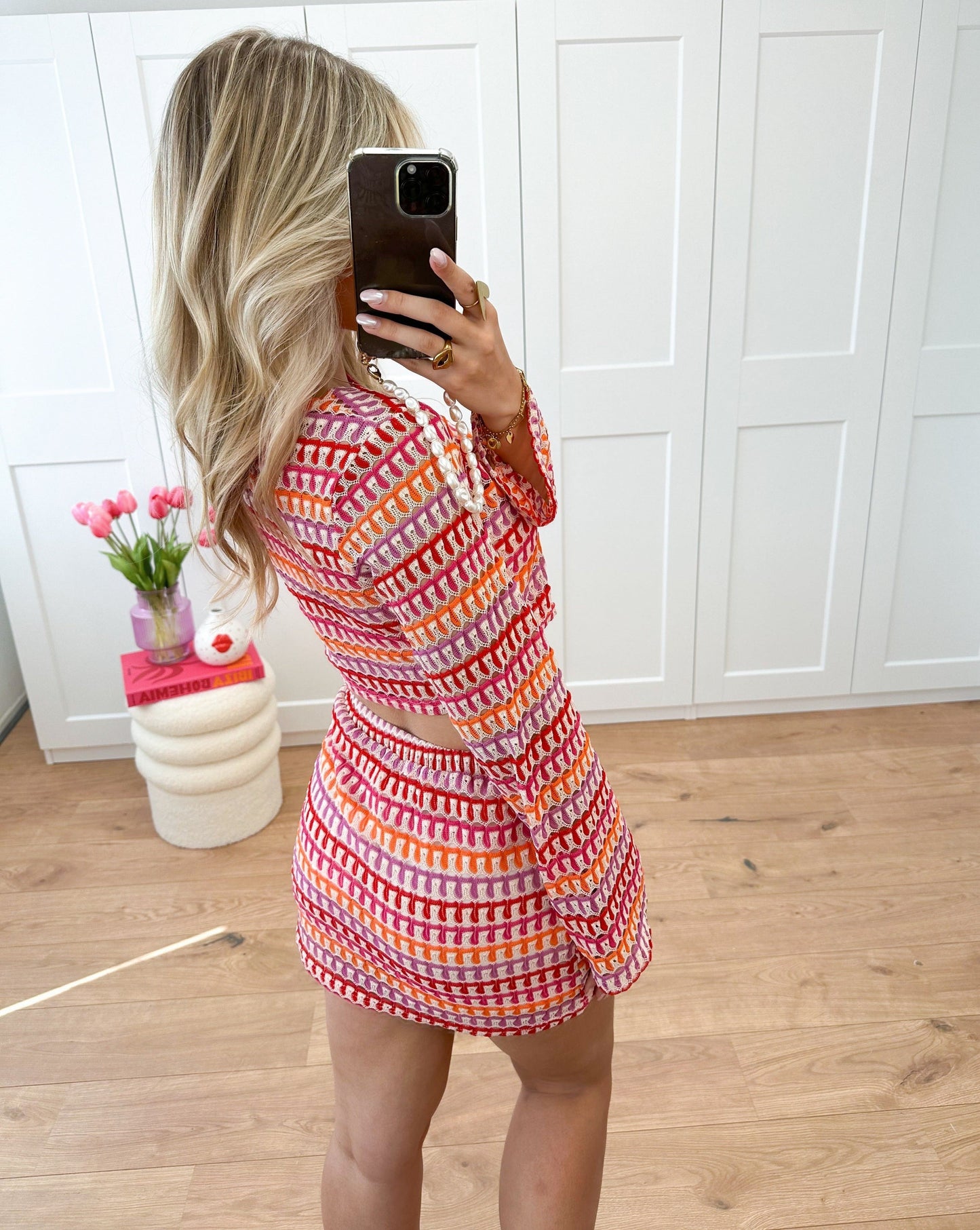"Crochet zomerset dameskleding, luchtige stralende zomerlook met stijlvolle en comfortabele pasvorm voor warme dagen"