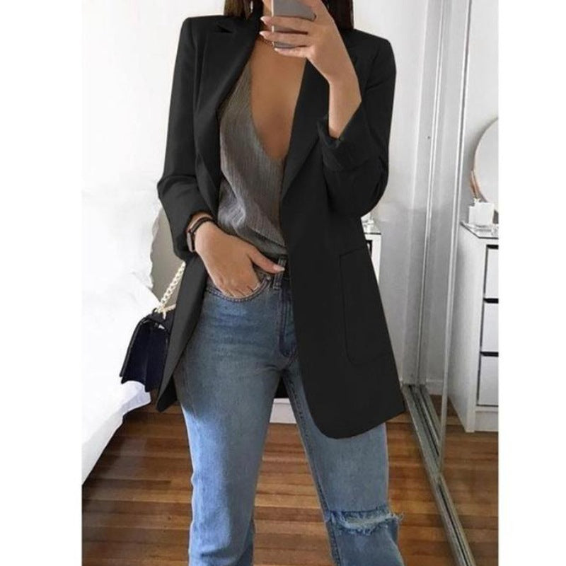 "Dames blazer met omgeslagen kraag, lange mouwen, elegant katoen-polyester ontwerp, perfecte zakelijke en formele stijl."