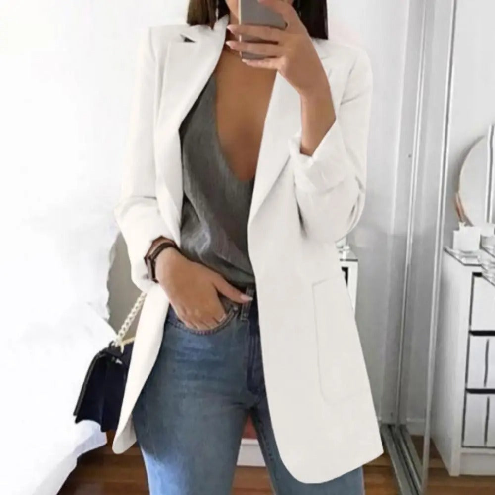 "Dames blazer met omgeslagen kraag, lange mouwen, elegant katoen-polyester ontwerp, perfecte zakelijke en formele stijl."