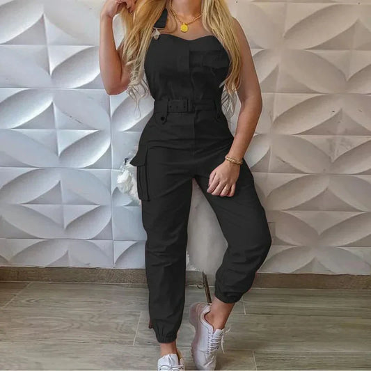 "Dames cargo overall met verstelbare taille, comfortabele pasvorm, en handige zakken. Beschikbaar in trendy kleuren."