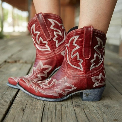 "Dames cowboylaarzen geborduurd leer, Western stijl, spitse neus, stevige hak, elegant ontwerp, stijlvolle laarzen."