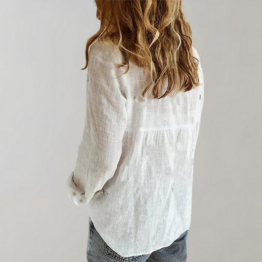 "Dames katoenen blouse Isabeau, zacht ademend, tijdloos design, elegant en veelzijdig, witte blouse met knoopsluiting."