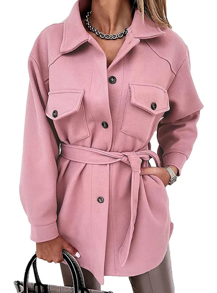 "Dames voorjaarsjack, elegant ontwerp met weerbestendige kwaliteit, stijlvolle details en perfect voor lente-uitjes."