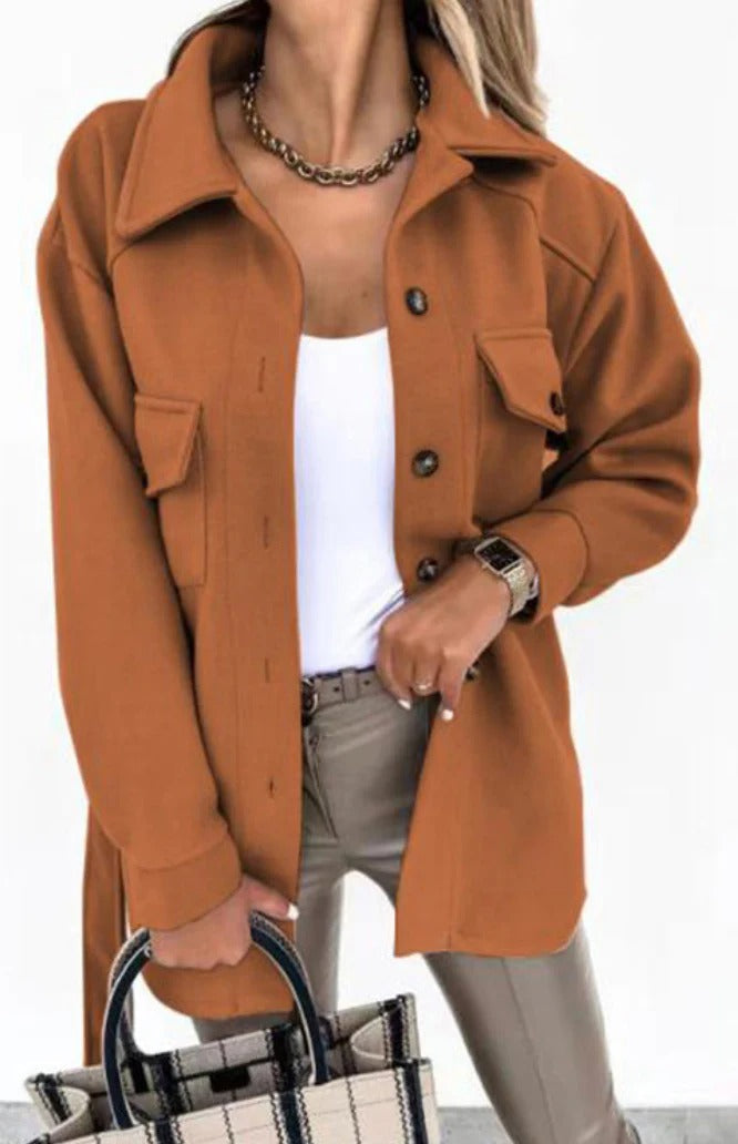 "Dames voorjaarsjack, elegant ontwerp met weerbestendige kwaliteit, stijlvolle details en perfect voor lente-uitjes."