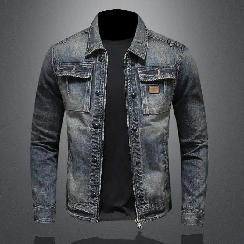 "Denim heren spijkerjas met knoopsluiting, voorzakken, blauwe kleur, duurzame stof, veelzijdig jack voor dagelijks gebruik."