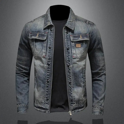 "Denim heren spijkerjas met knoopsluiting, voorzakken, blauwe kleur, duurzame stof, veelzijdig jack voor dagelijks gebruik."
