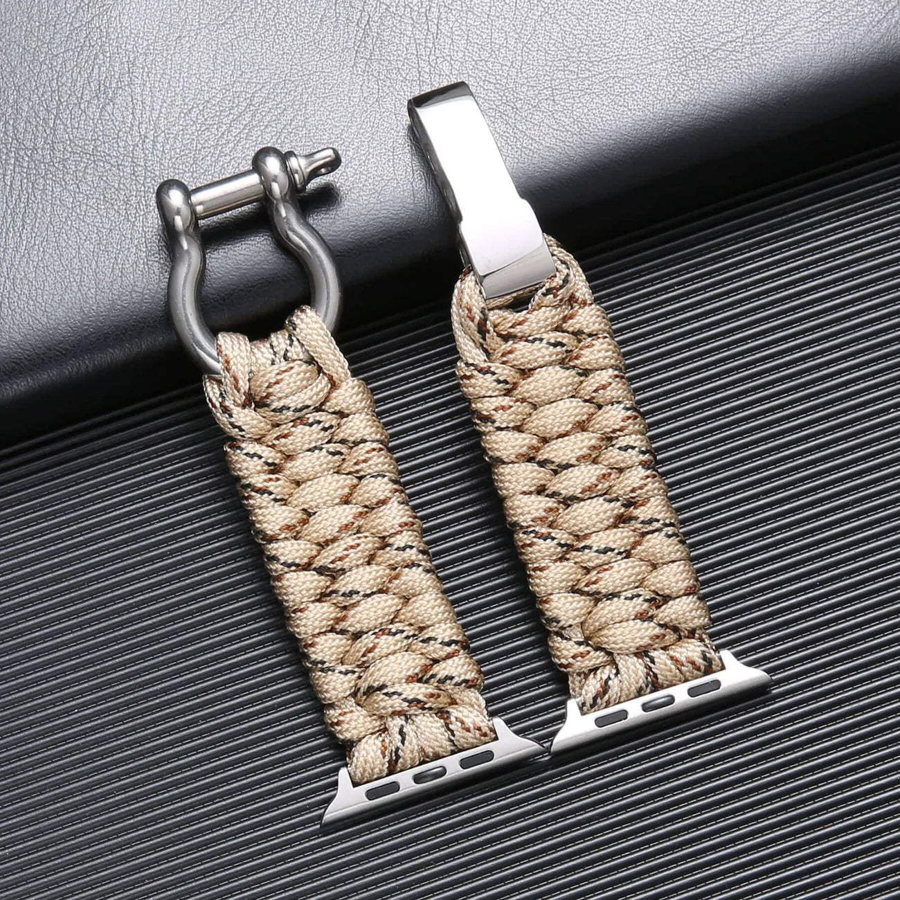 "Duurzaam nylon Okimo bandje voor Apple Watch met robuust paracord design en zware roestvrijstalen sluiting."