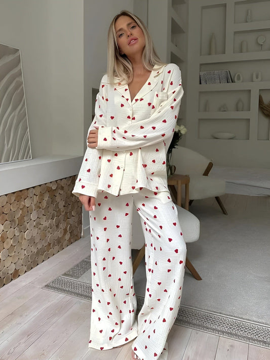 "Elara pyjamaset met hartjesontwerp, dames pyjama, comfortabel en trendy, zachte stof, geschikt voor loungen en slapen"
