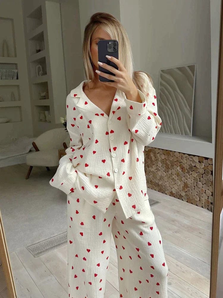 "Elara pyjamaset met hartjesontwerp, dames pyjama, comfortabel en trendy, zachte stof, geschikt voor loungen en slapen"
