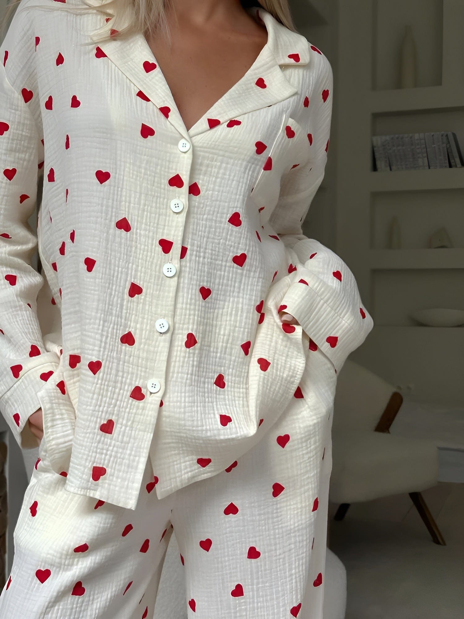 "Elara pyjamaset met hartjesontwerp, dames pyjama, comfortabel en trendy, zachte stof, geschikt voor loungen en slapen"