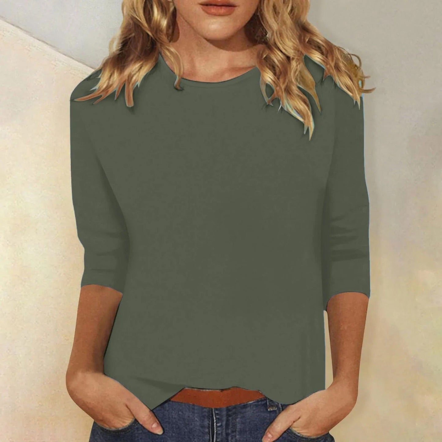 "Elegant dames shirt met lange mouwen, ronde hals en ademende stof, verkrijgbaar in diverse kleuren en maten."