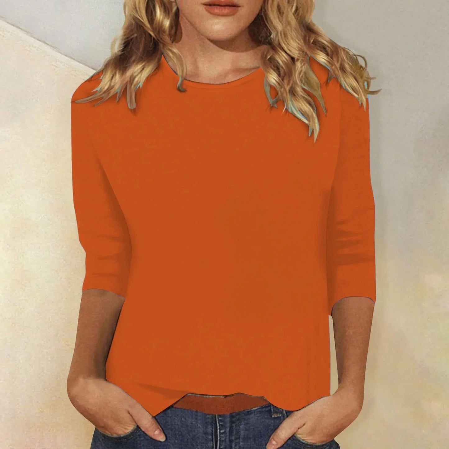 "Elegant dames shirt met lange mouwen, ronde hals en ademende stof, verkrijgbaar in diverse kleuren en maten."