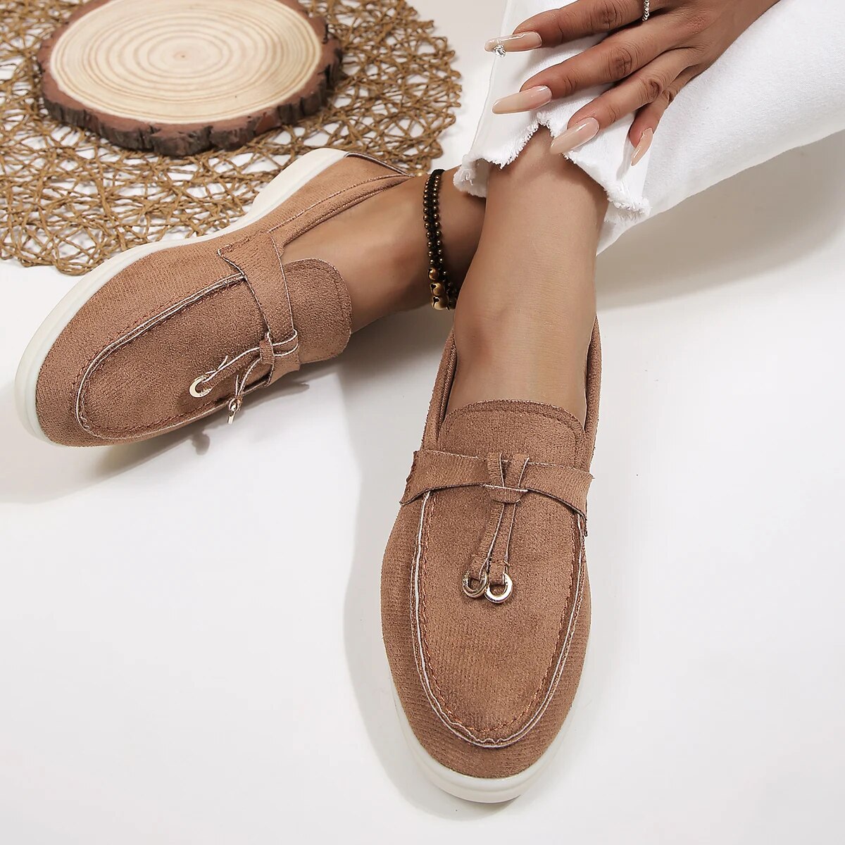 Elegant en comfortabel Sanne loafers in beige, tijdloze dameschoenen met slip-on gemak en stijlvol ontwerp voor elke gelegenh