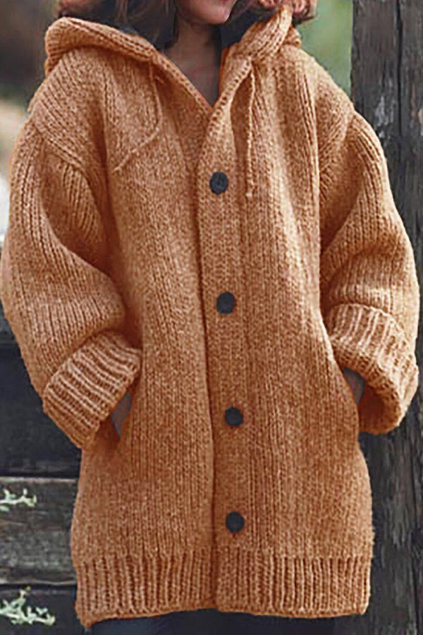 Elegant gebreid vest voor dames met capuchon in kaki, zachte stof, ideale keuze voor stijl en comfort in de winter.