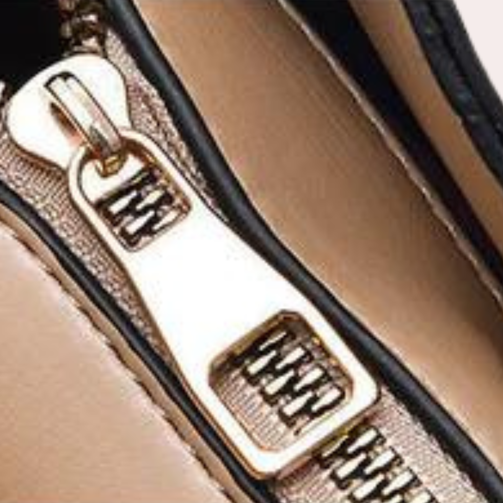 Elegant PU lederen damestas in khaki met meerdere binnenvakken en verstelbare schouderriem, perfect voor dagelijks gebruik.