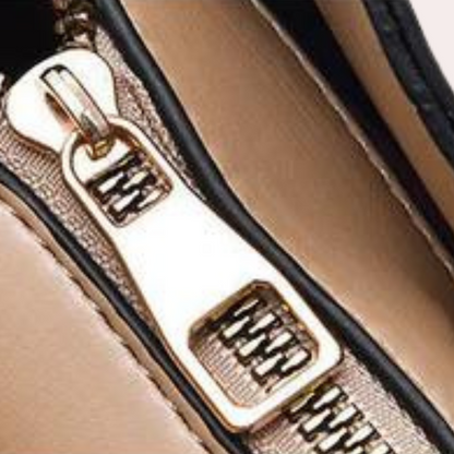Elegant PU lederen damestas in khaki met meerdere binnenvakken en verstelbare schouderriem, perfect voor dagelijks gebruik.