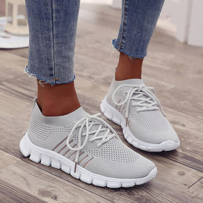 "Elegant witte orthopedische Margaret sneakers voor dames met ademend bovenwerk en schokabsorberende zool, ideaal dagelijks g