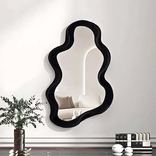 Elegante asymmetrische wandspiegel met golvend ontwerp, wolkeninspiratie, veelzijdig, 40x26 cm, stijlvol accent in huis.