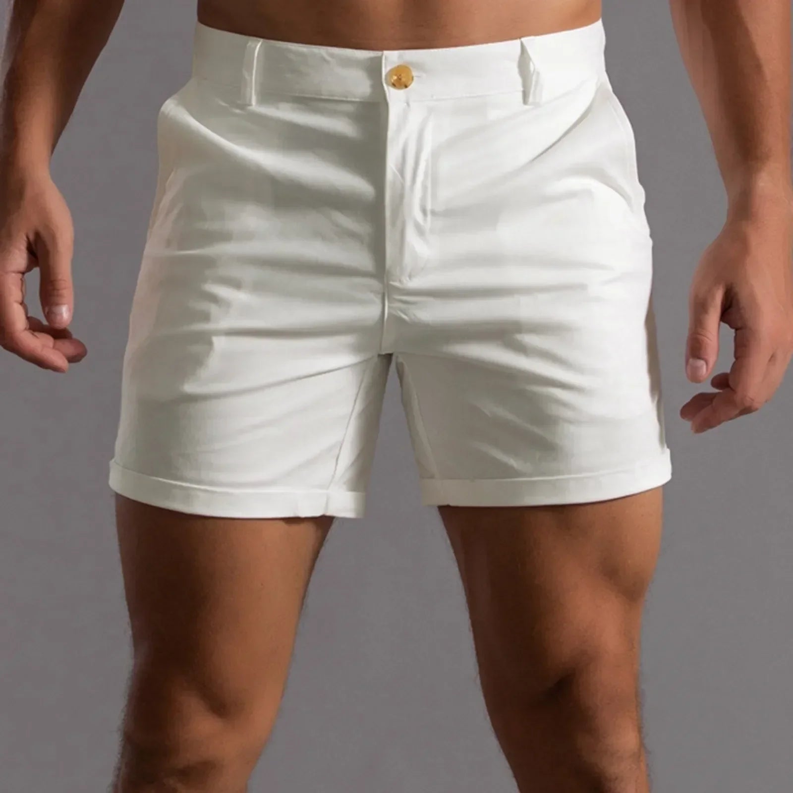 "Elegante, comfortabele heren chino shorts voor zomer, effen kleur, lossere pasvorm, ideaal voor casual activiteiten."