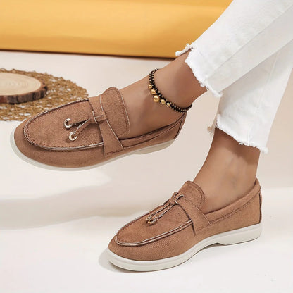 "Elegante dames loafers, stijlvolle leren schoenen voor comfort en veelzijdigheid, perfect voor elke modieuze vrouw."