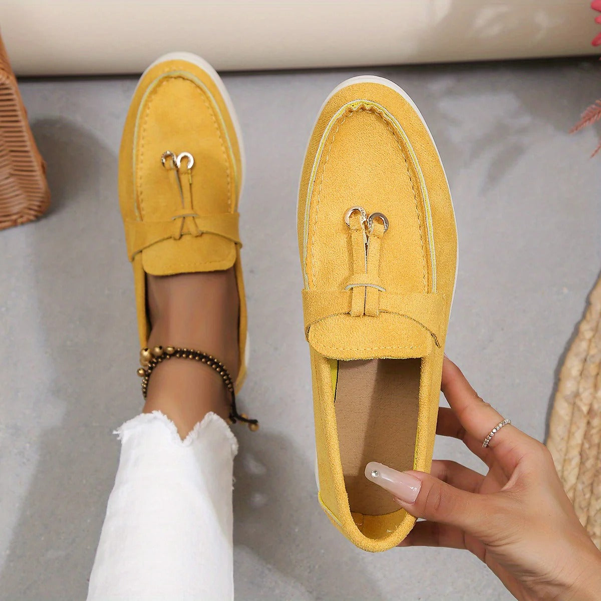 "Elegante dames loafers, stijlvolle leren schoenen voor comfort en veelzijdigheid, perfect voor elke modieuze vrouw."