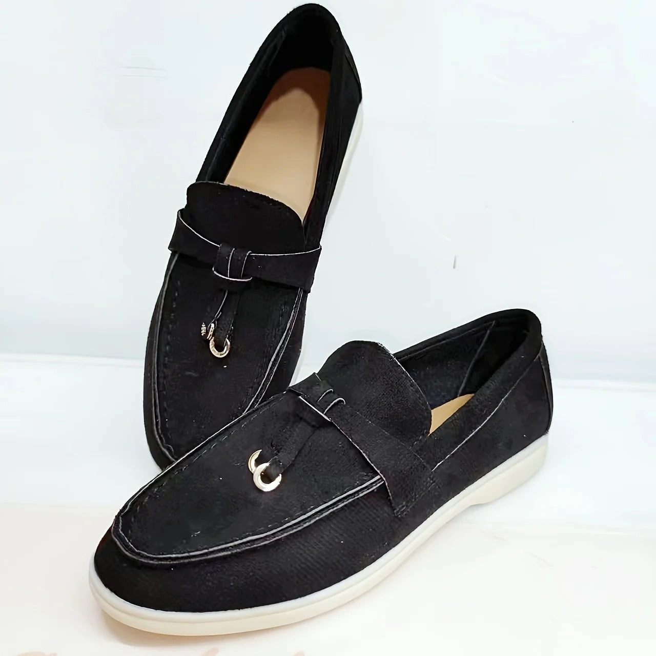 "Elegante dames loafers, stijlvolle leren schoenen voor comfort en veelzijdigheid, perfect voor elke modieuze vrouw."