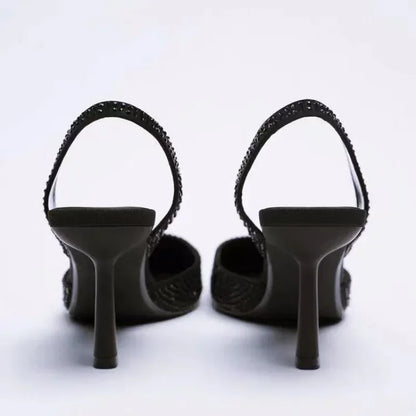 "Elegante dames sandalen met puntige neus, hoge hak en verstelbare bandjes, ideaal voor comfort en stijl in de zomer."