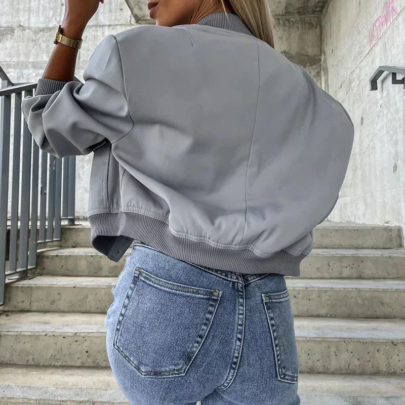 "Elegante damesjas Luna, casual en stijlvol, in diverse kleuren zoals zwart, olijf, met katoen-polyester mengsel."