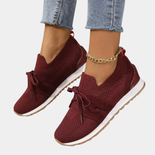 "Elegante damessneakers in zwart met modern ontwerp, comfortabele pasvorm en zachte binnenzool voor dagelijks gebruik"
