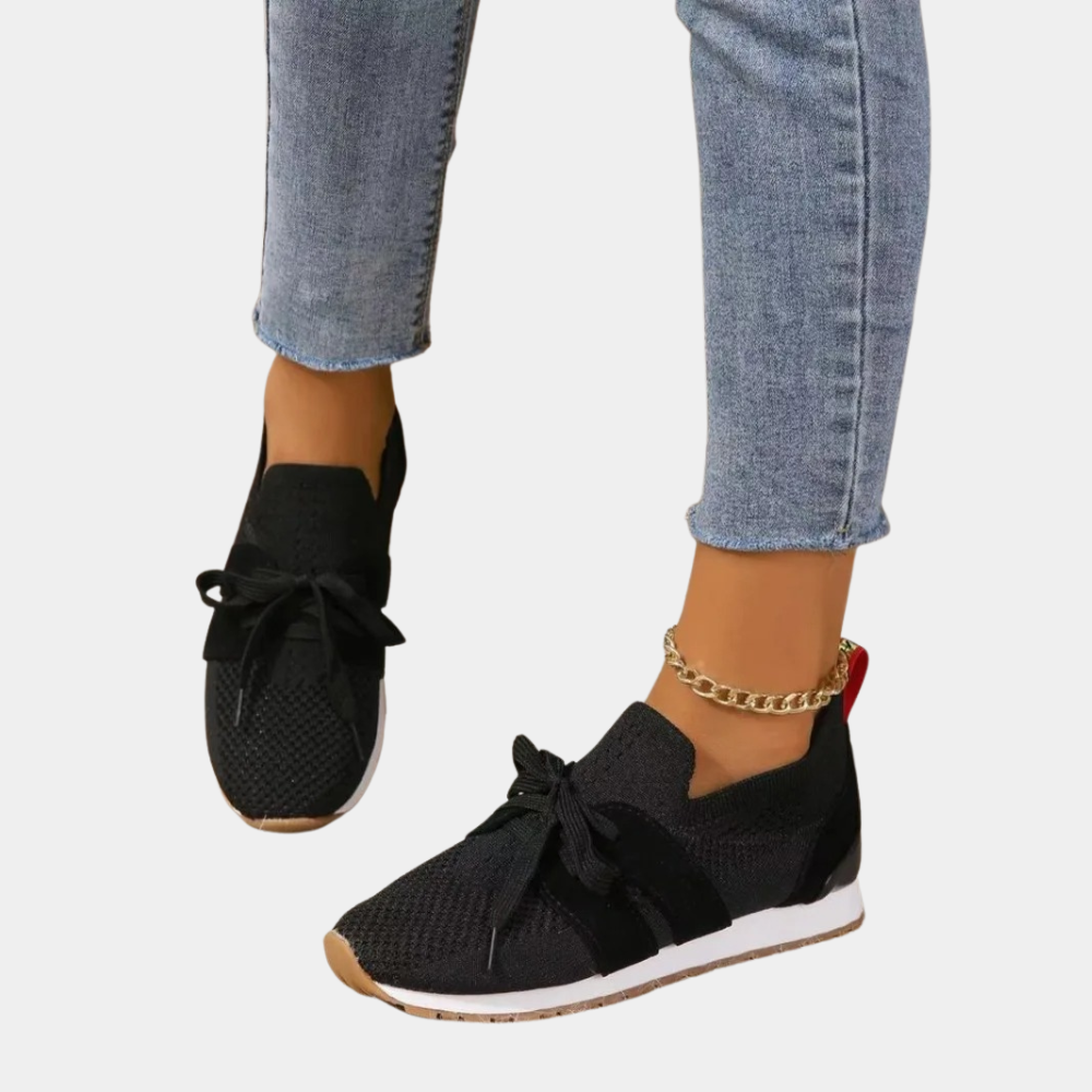 "Elegante damessneakers in zwart met modern ontwerp, comfortabele pasvorm en zachte binnenzool voor dagelijks gebruik"