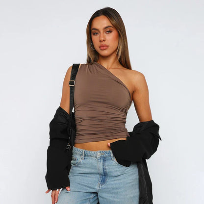 Elegante Danique tanktop: one-shoulder, rugloos, trendy dameskleding. Perfect voor avond- of casual outfits.