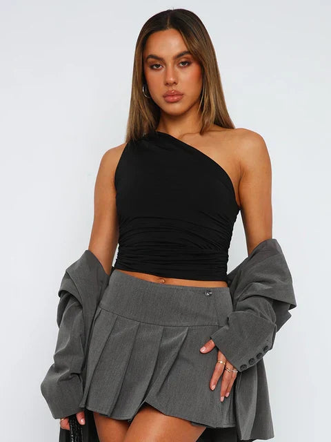 Elegante Danique tanktop: one-shoulder, rugloos, trendy dameskleding. Perfect voor avond- of casual outfits.
