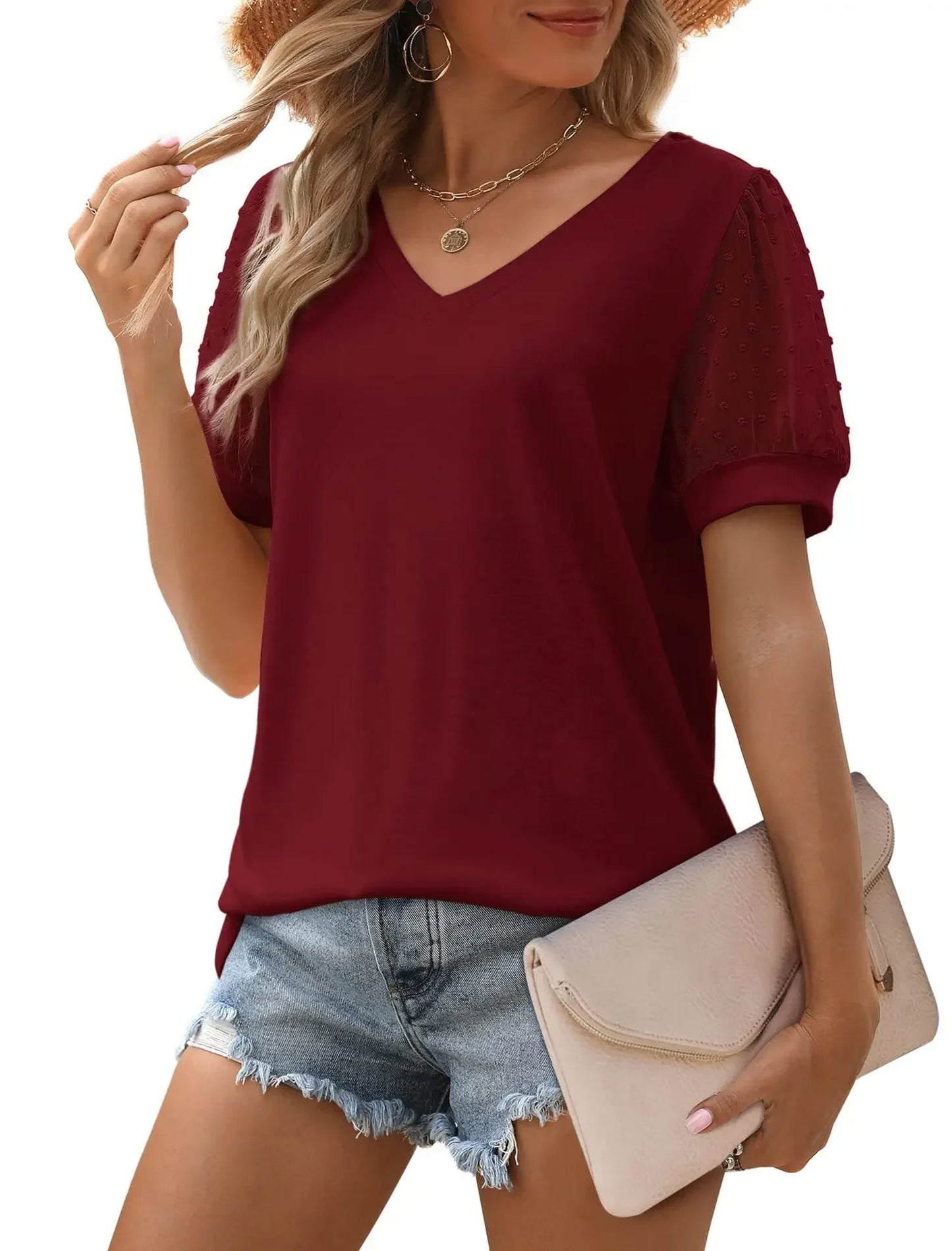 "Elegante Emma V-Hals linnen top voor dames, luchtig ontwerp met stijlvolle V-hals, ideaal voor casual en chique outfits."