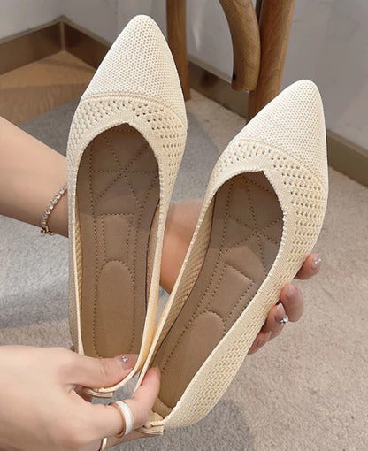 "Elegante en ademende ballerinaschoenen, zijaanzicht met mesh-ontwerp en slanke vorm voor dagelijks comfort in damesmode."