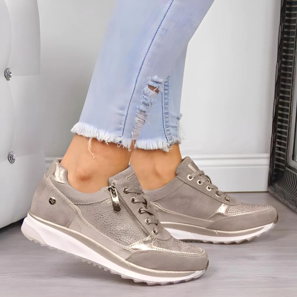 "Elegante grijze orthopedische damesschoenen met ademend ontwerp en comfortabele schokabsorberende zolen."