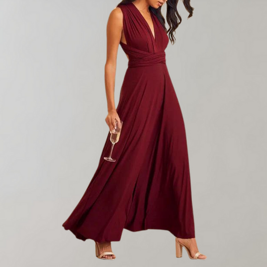 "Elegante Isabeau wikkeljurk in wijnrood, maxi-lengte met veelzijdige pasvorm en ademende stof voor zomerdagen."
