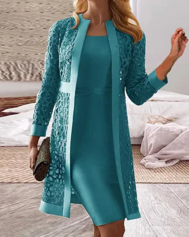"Elegante kanten vestjurk set voor dames met sierlijke jurk en bijpassend vest, ideaal voor speciale gelegenheden."