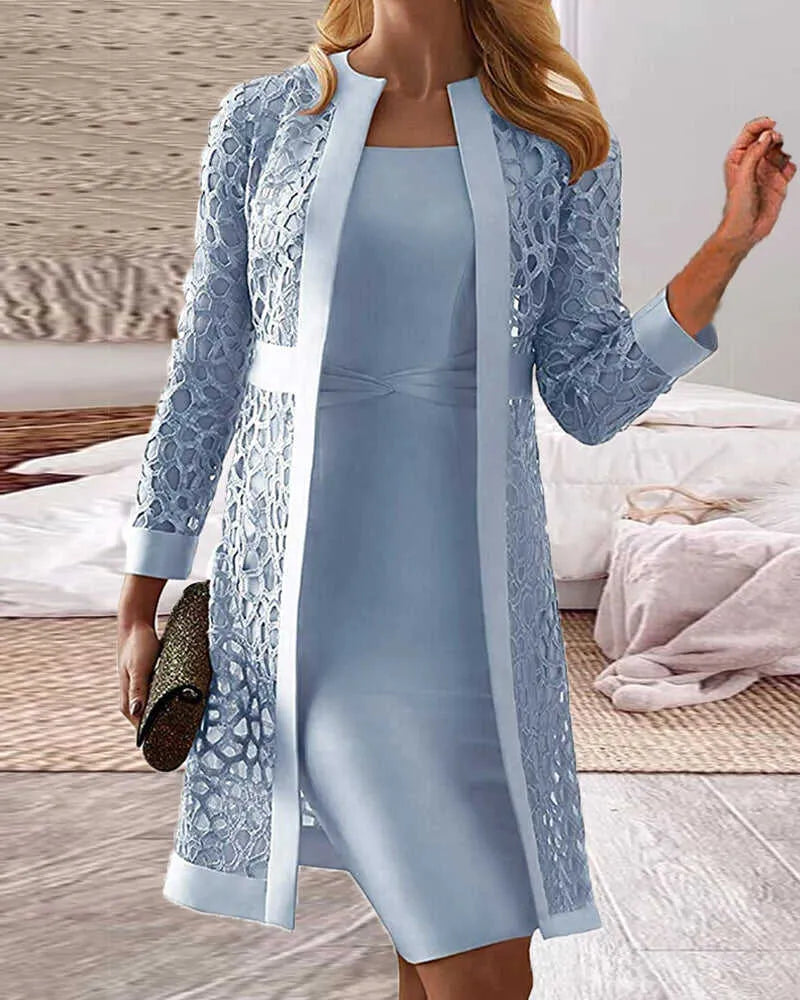 "Elegante kanten vestjurk set voor dames met sierlijke jurk en bijpassend vest, ideaal voor speciale gelegenheden."
