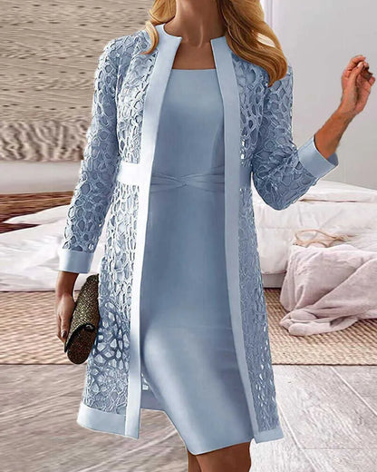 "Elegante kanten vestjurk set voor dames met sierlijke jurk en bijpassend vest, ideaal voor speciale gelegenheden."